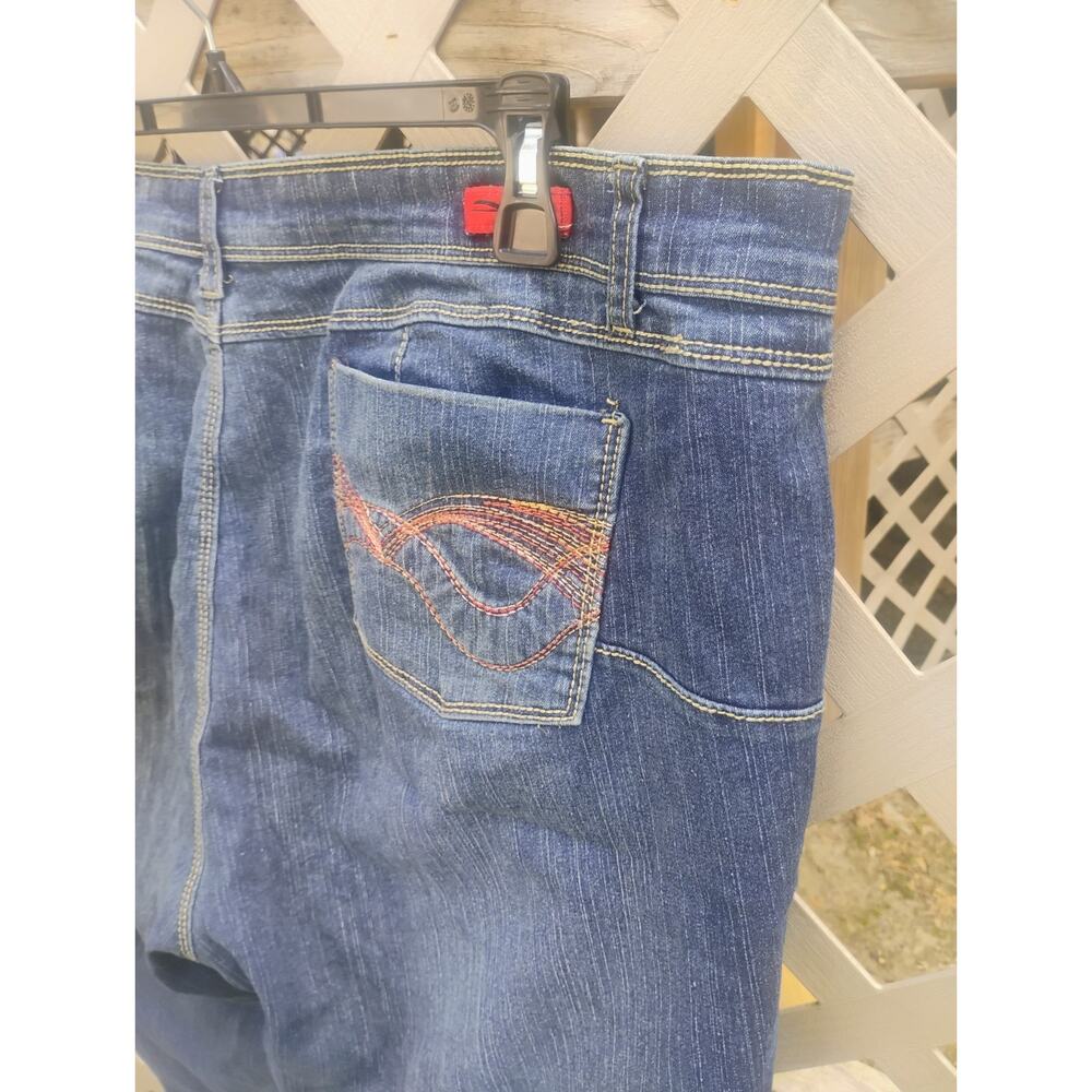 Women's Plus Size 23/24 Jeans Blue Denim Stretch Ramie Cotton Blend Embroidery